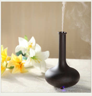 經典花瓶香熏機 超聲波、木紋與負離子加濕器的企業禮品定制新選擇
